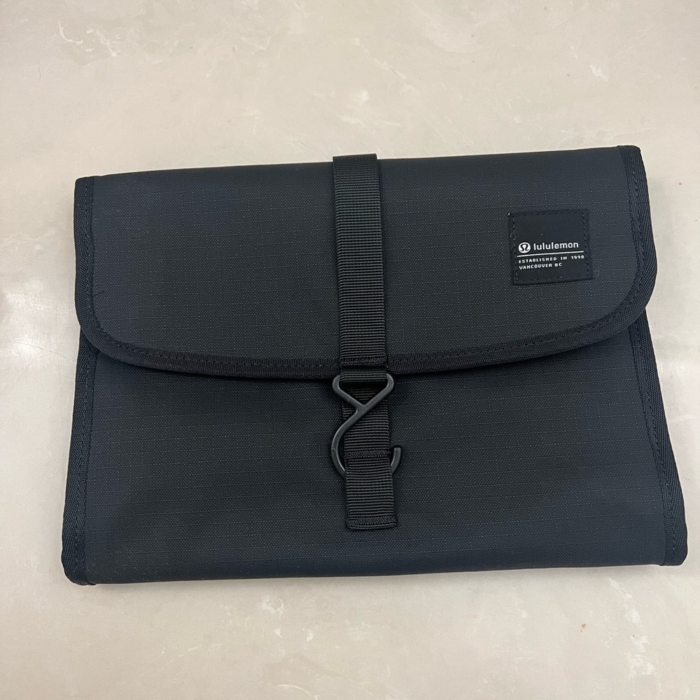 Lululemon Roll Up Travel Toiletries Kit
